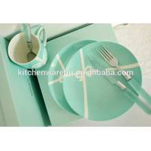 Haonai elegant dinner set gift boxed new design ceramic dinner set with knife fork and spoon